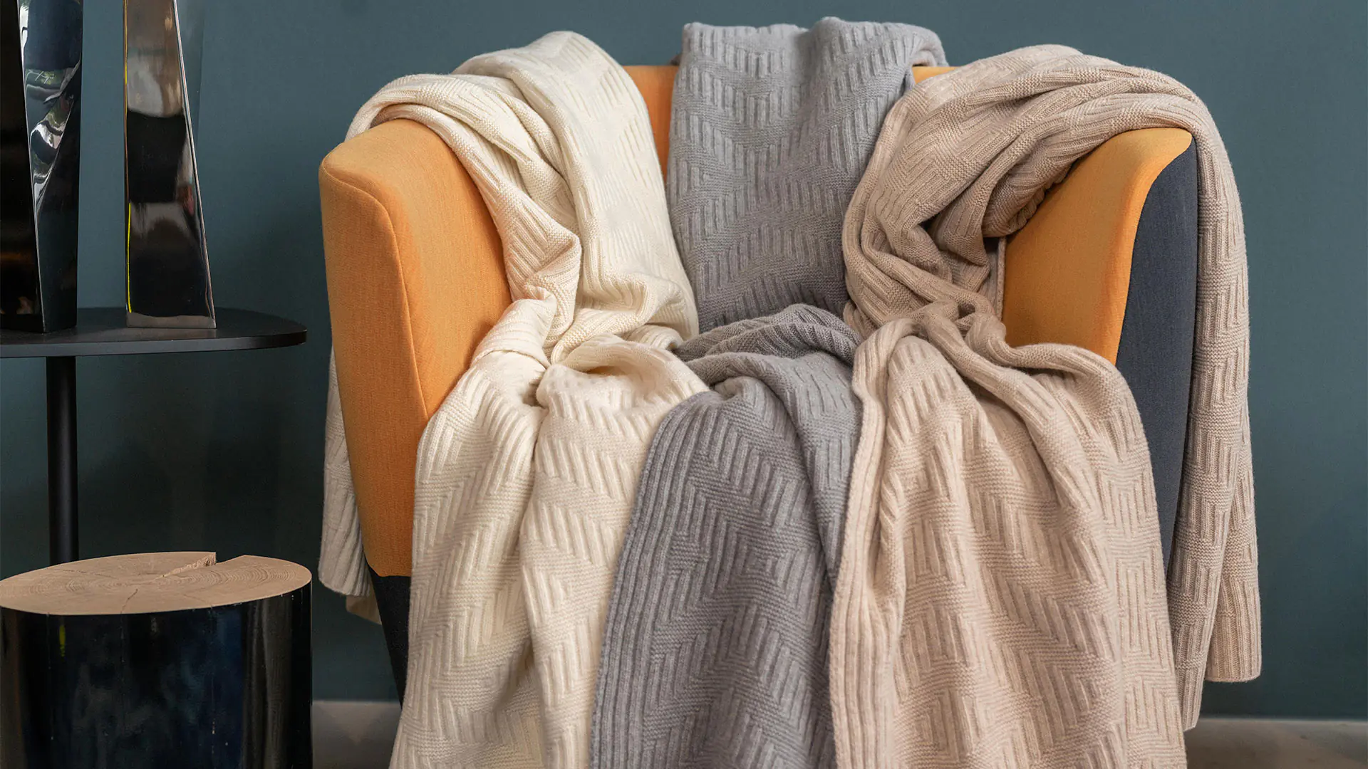 Gebreide deken van mulesingvrije scheerwol in 3 kleuren