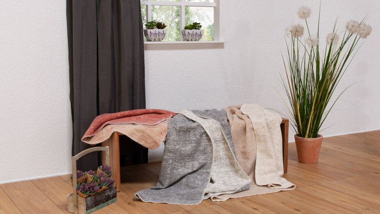 Katoenen/scheerwollen pluche deken verkrijgbaar in 3 kleurstellingen